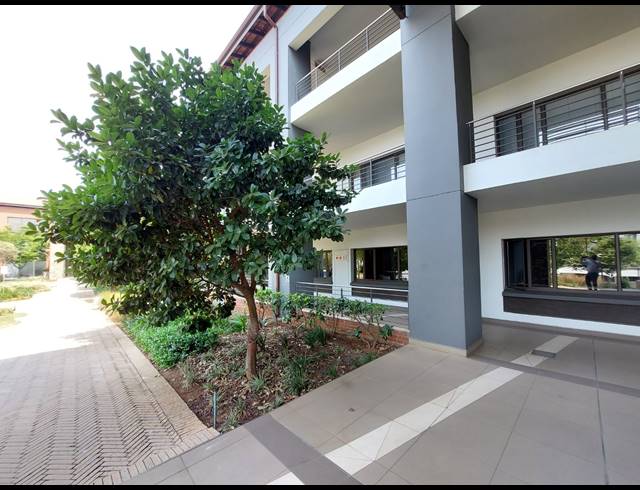 157M² OFFICE TO LET IN GREENSTONE HILL